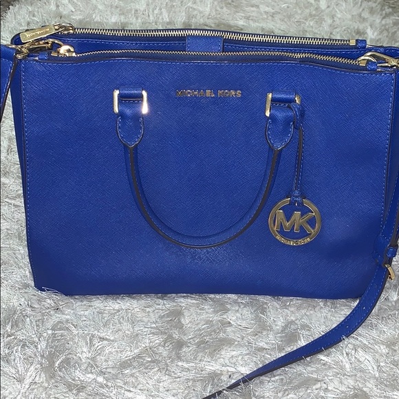 Michael Kors Handbags - Michael kors tote crossbody